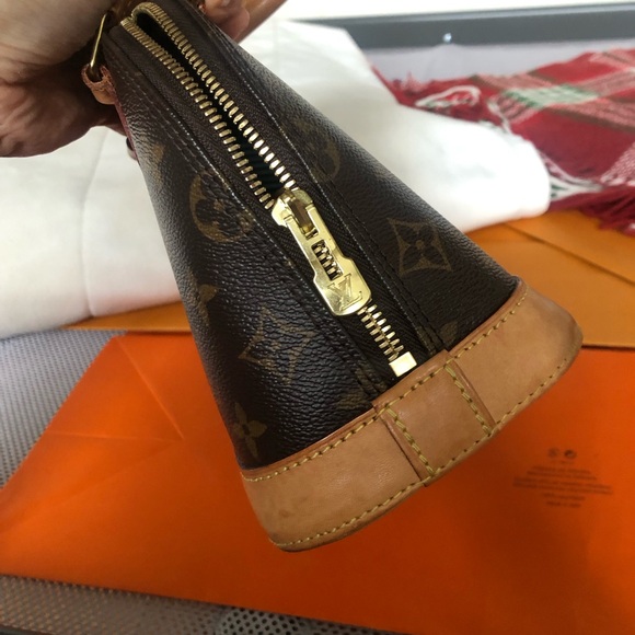 Louis Vuitton LV Alma BB in monogram - Picture 12 of 15
